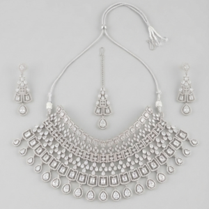 The Crowned Carat – Where Luxury Meets Legacy.